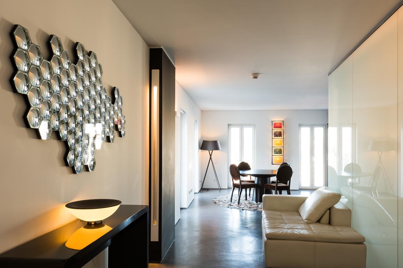 One-Bedroom Apartment Panoramic View